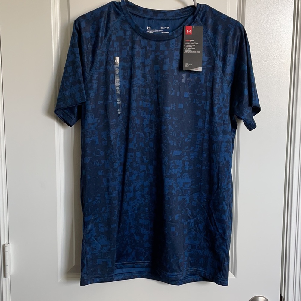 Men’s UA new small men’s tee